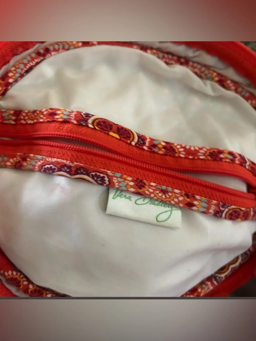 Vera Bradley Circular Cosmetic Travel Red Case